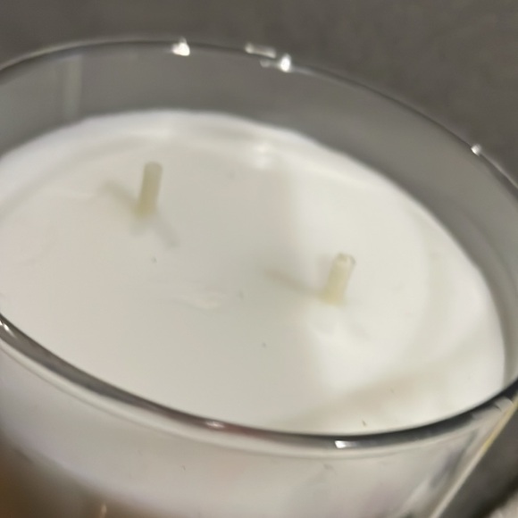 Yankee Candle Sparkling Snow 20 Oz - Picture 4 of 8